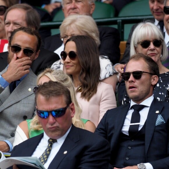 Pippa Middleton (Matthews) et son frère James Middleton assistent au championnat de Wimbledon à Londres, le 8 juillet 2019.