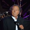 Julio Iglesias sur la scène du Sporting à Monaco à l'occasion du Monte-Carlo Sporting Summer Festival le 29 juillet 2016 © Lionel Urman / Bestimage