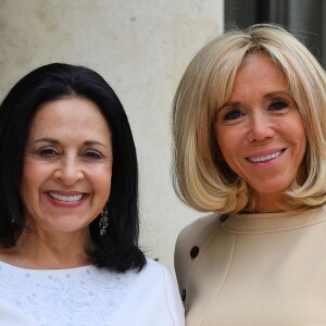 Brigitte Macron accueille la première équatorienne Rocío González de Moreno à l'Elysée le 11 juillet 2019.