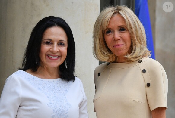Brigitte Macron accueille la première équatorienne Rocío González de Moreno à l'Elysée le 11 juillet 2019.