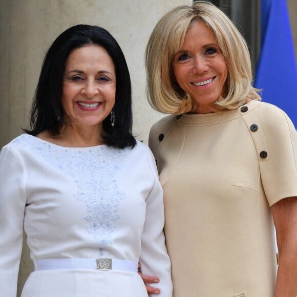 Brigitte Macron accueille la première équatorienne Rocío González de Moreno à l'Elysée le 11 juillet 2019.