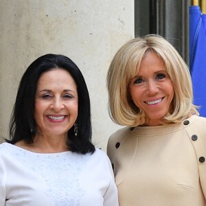 Brigitte Macron accueille la première équatorienne Rocío González de Moreno à l'Elysée le 11 juillet 2019.