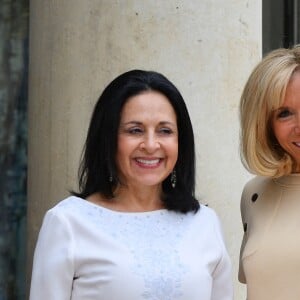 Brigitte Macron accueille la première équatorienne Rocío González de Moreno à l'Elysée le 11 juillet 2019.