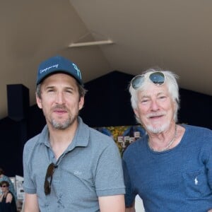 Exclusif - Guillaume Canet, Hugues Aufray et sa compagne Muriel - Tente VIP - Longines Paris Eiffel Jumping au Champ de Mars à Paris, le 6 juillet 2019. © Luc Castel/Bestimage