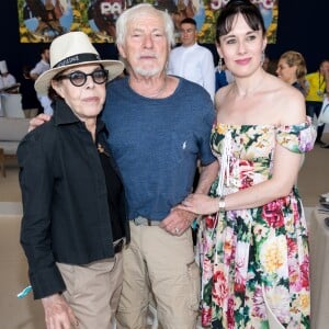 Exclusif - La chanteuse Dani, Hugues Aufray et sa compagne Muriel - Tente VIP - Longines Paris Eiffel Jumping au Champ de Mars à Paris, le 6 juillet 2019. © Luc Castel/Bestimage