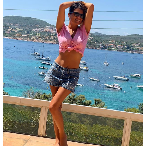 Karine Ferri divine en short sur Instagram, le 10 juillet 2019