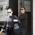 Exclusif - Joaquin Phoenix et sa compagne Rooney Mara sont allés faire une pédicure dans un salon de manucure à Los Angeles. Alors que l'acteur payait, il n'avait pas à rester en place et a commencé à faire des pas de danse. Le 6 juillet 2019.