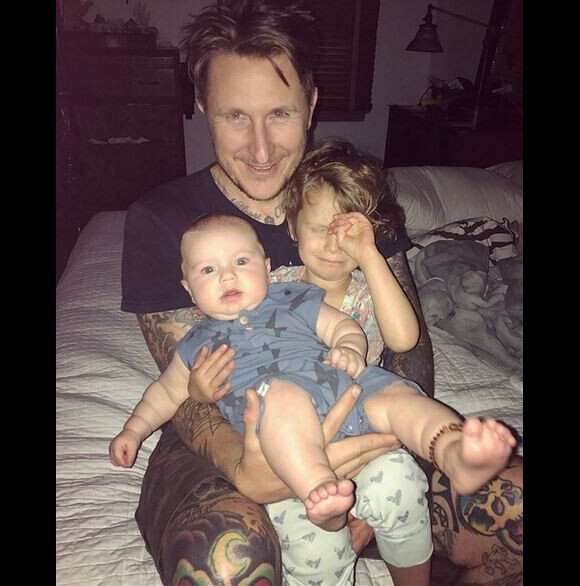 Scott Campbell, le mari de Lake Bell, et leurs deux enfants, Nova et Ozgood. Juin 2019.