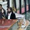 Monica Bellucci et son compagnon Nicolas Lefebvre (artiste) arrivent au bal masqué Dior à Venise, Italie, le 11 mai 2019.