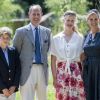Le prince Edward, comte de Wessex, la comtesse Sophie de Wessex et leurs enfants, Lady Louise Windsor et James vicomte Severn posent en famille le 23 juillet 2019 lors de leur visite au zoo de Bristol pour découvrir le Bear Wood, nouvel espace du Wild Place Project. Le comte de Wessex parraine la Société zoologique de Bristol.