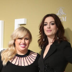 Rebel Wilson, Anne Hathaway à la première de "The Hustle" au ArcLight Cinema Dome à Los Angeles, le 8 mai 2019.