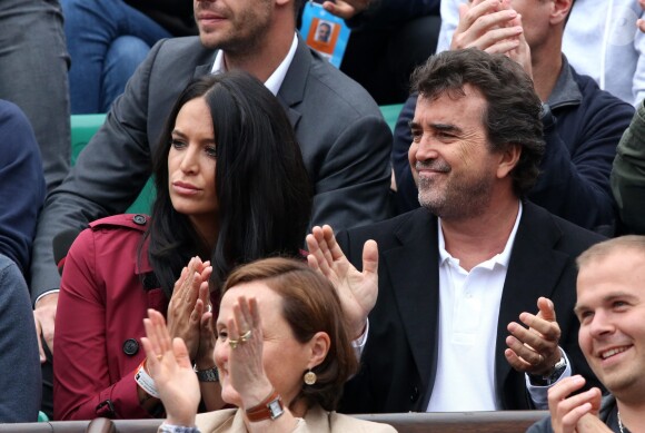 Arnaud Lagardère et sa femme Jade Foret - People dans les tribunes des internationaux de France de tennis à Roland Garros le 1er juin 2016. © Dominique Jacovides / Bestimage