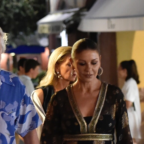 Michael Douglas et sa Catherine Zeta-Jones en vacances à Portofino en Italie le 31 juillet 2019.