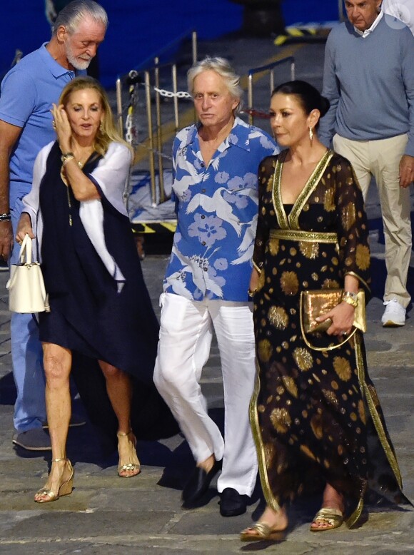 Michael Douglas et sa Catherine Zeta-Jones en vacances à Portofino en Italie le 31 juillet 2019.