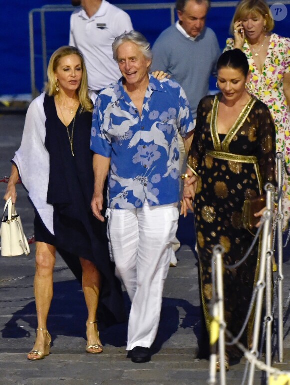 Michael Douglas et sa Catherine Zeta-Jones en vacances à Portofino en Italie le 31 juillet 2019.