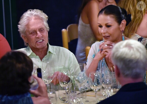 Michael Douglas et sa femme Catherine Zeta-Jones sont allés dîner avec des amis à Portofino, le 30 juillet 2019.