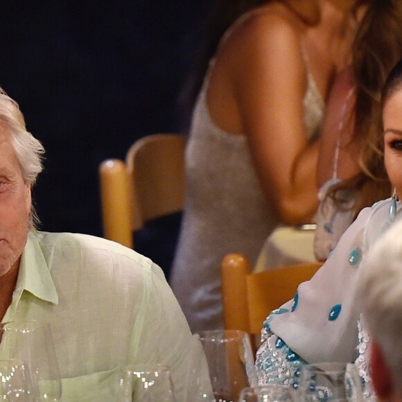 Michael Douglas et sa femme Catherine Zeta-Jones sont allés dîner avec des amis à Portofino, le 30 juillet 2019.