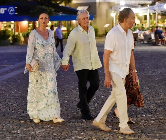 Michael Douglas et sa femme Catherine Zeta-Jones sont allés dîner avec des amis à Portofino, le 30 juillet 2019.