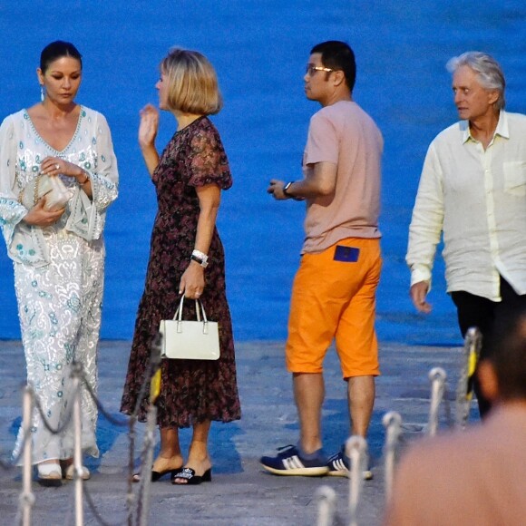 Michael Douglas et sa femme Catherine Zeta-Jones sont allés dîner avec des amis à Portofino, le 30 juillet 2019.