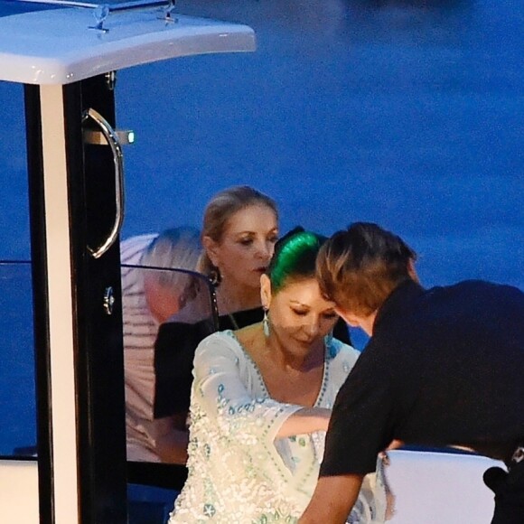 Michael Douglas et sa femme Catherine Zeta-Jones sont allés dîner avec des amis à Portofino, le 30 juillet 2019.