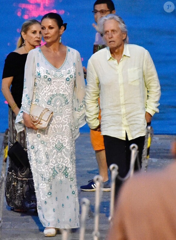 Michael Douglas et sa femme Catherine Zeta-Jones sont allés dîner avec des amis à Portofino, le 30 juillet 2019.