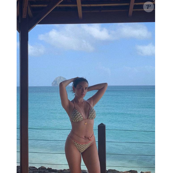 Agathe Auproux s'affiche divine en bikini lors de ses vacances en Martinique, le 29 juillet 2019 sur Instagram.