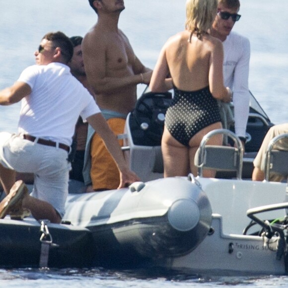 Exclusif - Katy Perry, son fiancé Orlando Bloom et plusieurs amis profitent d'un après-midi ensoleillé sur l'île espagnole de Majorque. Le 24 juillet 2019.