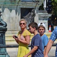 Britney Spears : Sortie en famille à Disneyland avec ses fils, Sean et Jayden