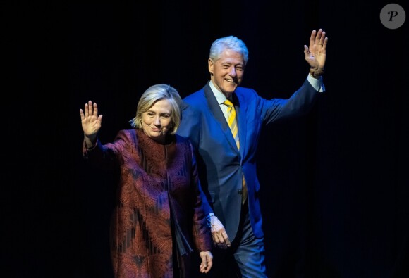 Bill et Hillary Clinton en conférence à Las Vegas. Le 5 mai 2019  Las Vegas, NV - Former President of the United States Bill Clinton and his wife former first lady and Secretary of State Hillary Rodham Clinton speak to a crowd at Park Theater at Park Las Vegas on May 5, 2019.05/05/2019 - Las Vegas