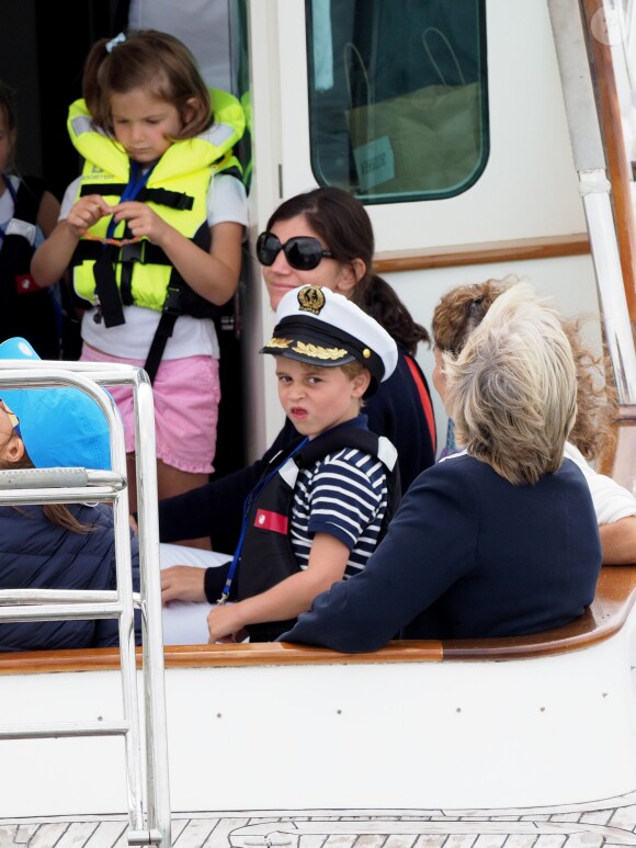 Le prince George de Cambridge (Grimace), la princesse Charlotte - Les enfants du duc et de la duchesse de Cambridge regardent d'un bateau la régate King's Cup le 8 août 2019.