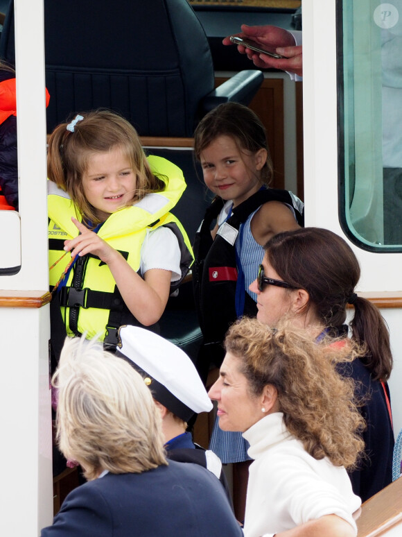 La princesse Charlotte de Cambridge - Les enfants du duc et de la duchesse de Cambridge regardent d'un bateau la régate King's Cup le 8 août 2019.