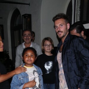 Christina Milian enceinte est allée diner avec sa fille Violet et son compagnon Matt Pokora au restaurant Madeo dans le quartier de Beverly Hills à Los Angeles. La petite famille est très joyeuse et plaisante avec des fans sur le ventre arrondi de Christina! Le 8 août 2019