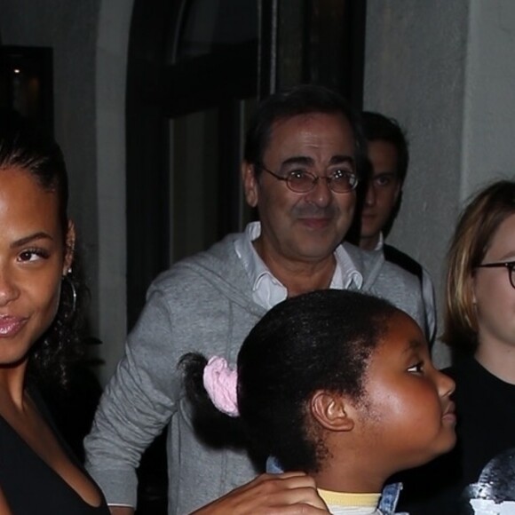Christina Milian enceinte est allée diner avec sa fille Violet et son compagnon M. Pokora au restaurant Madeo dans le quartier de Beverly Hills à Los Angeles. La petite famille est très joyeuse et plaisante avec des fans sur le ventre arrondi de Christina! Le 8 août 2019