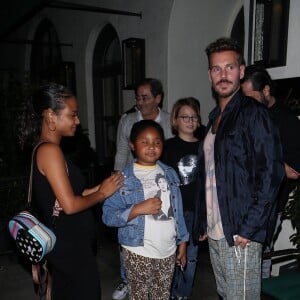 Christina Milian enceinte est allée diner avec sa fille Violet et son compagnon Matt Pokora au restaurant Madeo dans le quartier de Beverly Hills à Los Angeles. La petite famille est très joyeuse et plaisante avec des fans sur le ventre arrondi de Christina! Le 8 août 2019