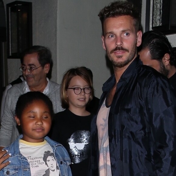 Christina Milian enceinte est allée diner avec sa fille Violet et son compagnon Matt Pokora au restaurant Madeo dans le quartier de Beverly Hills à Los Angeles. La petite famille est très joyeuse et plaisante avec des fans sur le ventre arrondi de Christina! Le 8 août 2019