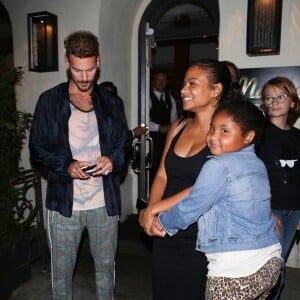 Christina Milian enceinte est allée diner avec sa fille Violet et son compagnon Matt Pokora au restaurant Madeo dans le quartier de Beverly Hills à Los Angeles. La petite famille est très joyeuse et plaisante avec des fans sur le ventre arrondi de Christina! Le 8 août 2019