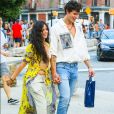Camila Cabello se balade main dans la main avec son compagnon Shawn Mendes après avoir diné en tête à tête au restaurant Dumbo House dans le quartier de Brooklyn à New York. Les amoureux sont allés fêter l'anniversaire de Shawn (21 ans). le 8 août 2019