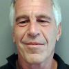 Mug Shot non daté de Jeffrey Epstein, banquier condamné dans le cadre de scandales sexuels impliquant des jeunes filles mineures d'âge.