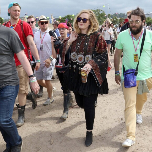 Mariage - La chanteuse Adèle a révélé qu'elle était désormais une femme mariée lors de la cérémonie des Grammy Awards 2017 - La chanteuse Adele et son compagnon Simon Konecki - Festival Glastonbury 2015, le 28 juin 2015.28/06/2015 - Glastonbury