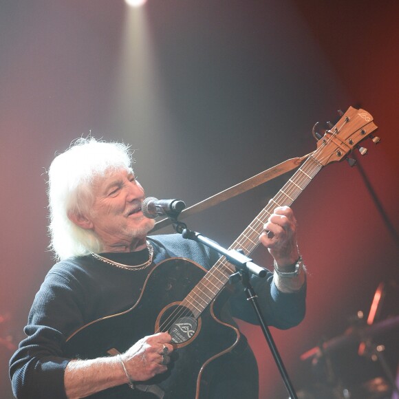 Hugues Aufray - Les célébrités participent au concert caritatif des Coccinelles au Casino de Paris dans le cadre de la soirée " Ose " pour lutter contre la Neurofibromatose. A Paris le 3 novembre 2018 © Guirec Coadic/Bestimage0