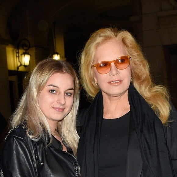 Semi-Exclusif - Sylvie Vartan avec sa fille Darina Scotti-Vartan à la générale de la pièce "La Vraie Vie" au théâtre Edouard 7 à Paris, le 18 septembre 2017. © Guirec Coadic/Bestimage