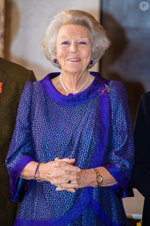 La princesse Beatrix des Pays-Bas assiste à la remise des oeillet d'argent au palais royal à Amsterdam aux Pays-Bas le 28 mai 2019.