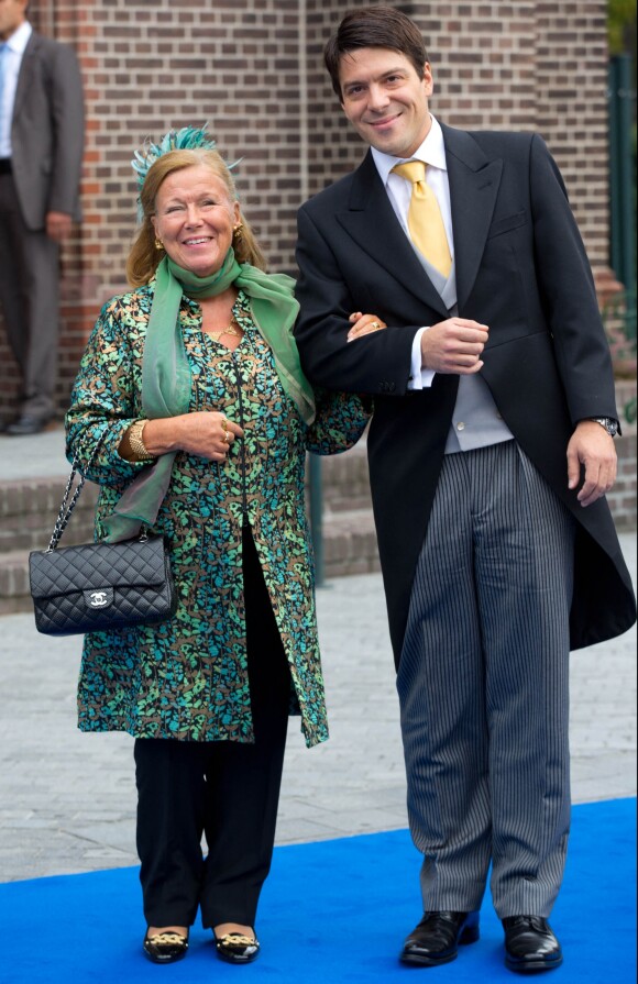 La princesse Christina et Bernardo Guillermo arrive au mariage du prince Jaime de Bourbon-Parme, le 5 octobre 2013.