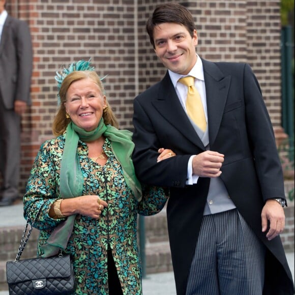 La princesse Christina et Bernardo Guillermo arrive au mariage du prince Jaime de Bourbon-Parme, le 5 octobre 2013.