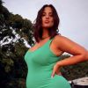 Ashley Graham, enceinte de son premier enfant. Août 2019.