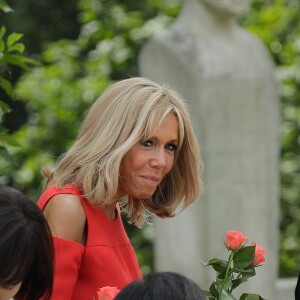 Brigitte Macron - Brigitte Macron et les conjoints visitent la ville de Espelette en marge du sommet du G7 à Biarritz le 25 août 2019. © Thibaud Moritz / Pool / Bestimage