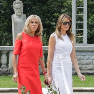 Brigitte Macron, Melania Trump - Brigitte Macron et les conjoints visitent la ville de Espelette en marge du sommet du G7 à Biarritz le 25 août 2019. © Thibaud Moritz / Pool / Bestimage