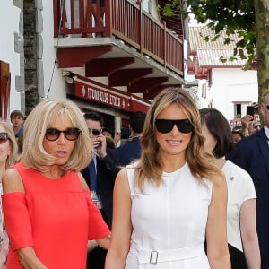 Brigitte Macron, Melania Trump - Brigitte Macron et les conjoints visitent la ville de Espelette en marge du sommet du G7 à Biarritz le 25 août 2019. © Thibaud Moritz / Pool / Bestimage