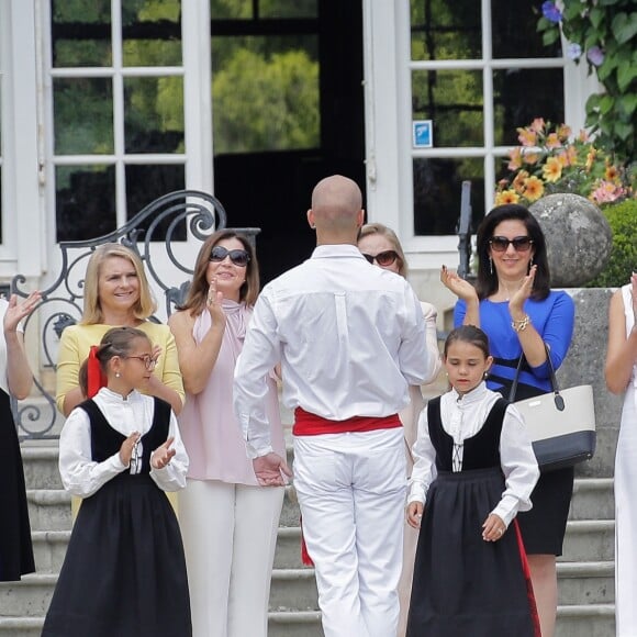 Akie Abe, la femme du premier ministre du Japon, Malgorzata Tusk, la femme du président du conseil de l'europe, Jenny Morrison, la femme du premier ministre de l'Australie, Adele Malpass, femme du président du groupe de la banque mondiale, Melania Trump, Brigitte Macron - Brigitte Macron et les conjoints visitent la ville de Espelette en marge du sommet du G7 à Biarritz le 25 août 2019. © Thibaud Moritz / Pool / Bestimage