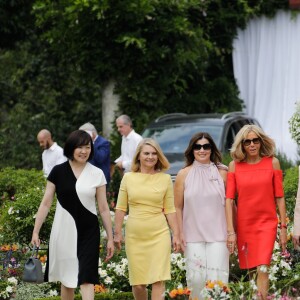 Akie Abe, la femme du premier ministre du Japon, Malgorzata Tusk, la femme du président du conseil de l'europe, Jenny Morrison, la femme du premier ministre de l'Australie, Brigitte Macron, Cecilia Morel, femme du président du Chili, Adele Malpass, femme du président du groupe de la banque mondiale, Melania Trump - Brigitte Macron et les conjoints visitent la ville de Espelette en marge du sommet du G7 à Biarritz le 25 août 2019. © Thibaud Moritz / Pool / Bestimage